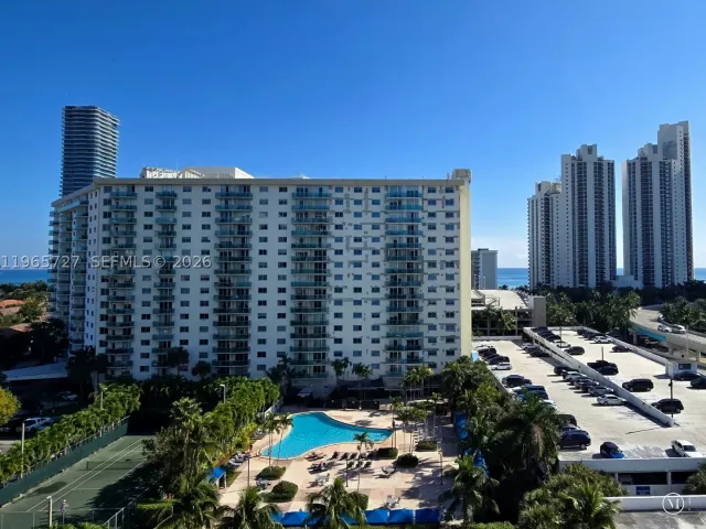 2-bedroom condo for rent in Sunny Isles Beach - 19380 Collins Ave 1002 - MondialRealty