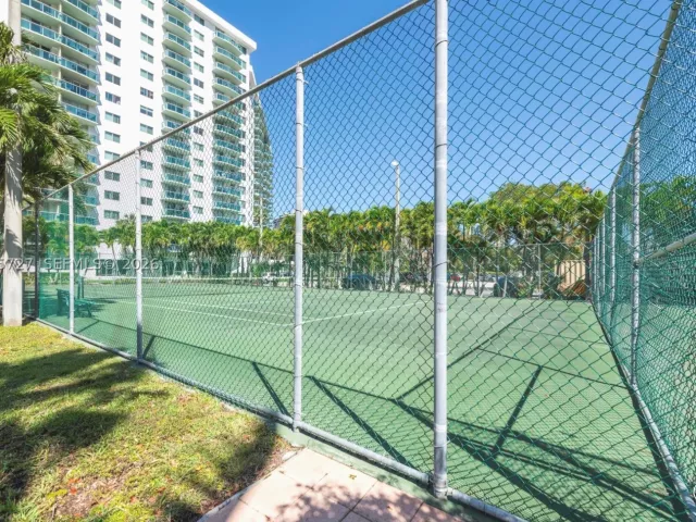 2-bedroom condo for rent in Sunny Isles Beach - 19380 Collins Ave 1002 - MondialRealty