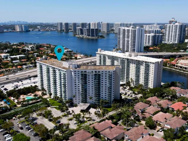 2-bedroom condo for rent in Sunny Isles Beach - 19380 Collins Ave 1002 - MondialRealty