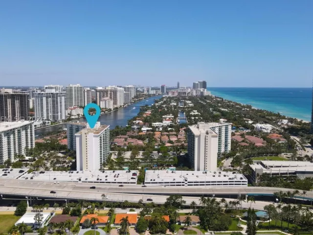 2-bedroom condo for rent in Sunny Isles Beach - 19380 Collins Ave 1002 - MondialRealty