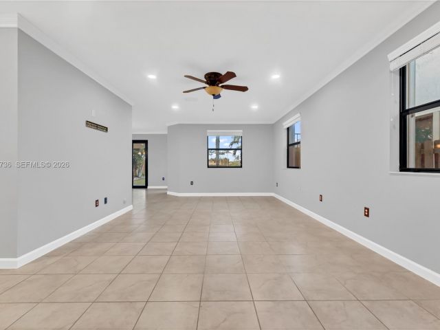 Home for rent at 3401 SE 5th St 3401 - photo 7432719