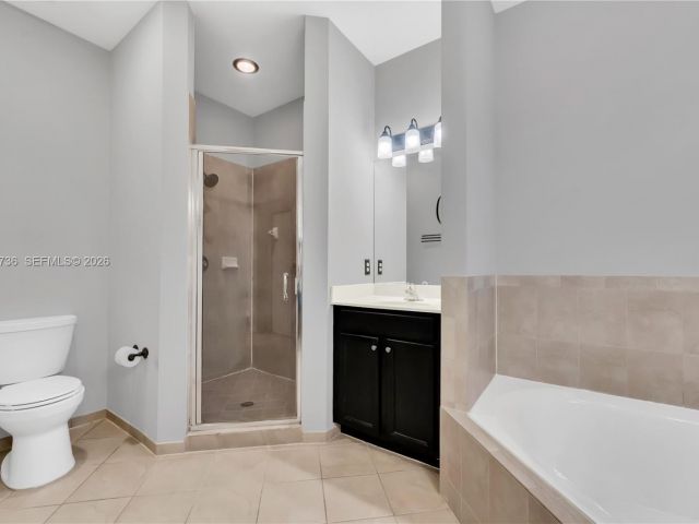 Home for rent at 3401 SE 5th St 3401 - photo 7432723