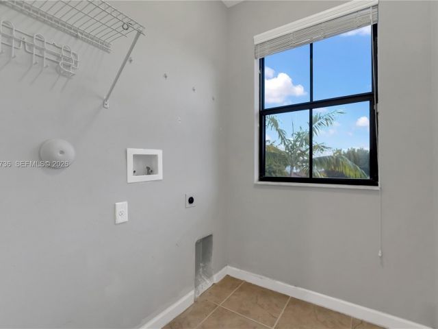 Home for rent at 3401 SE 5th St 3401 - photo 7432727