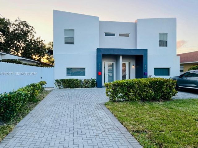 Home for rent at 2772 SW 31st Ct 2772 - photo 7432746