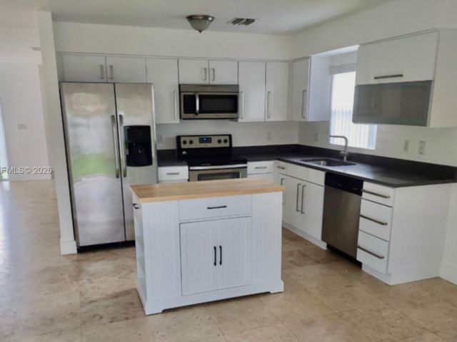 Home for rent at 2772 SW 31st Ct 2772 - photo 7432752