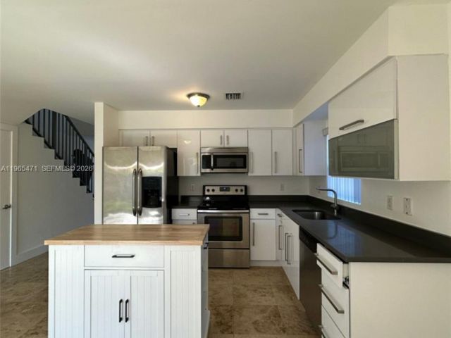 Home for rent at 2772 SW 31st Ct 2772 - photo 7432755