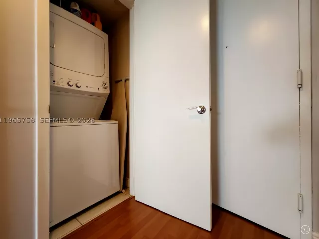 2-bedroom condo for sale in Hallandale Beach - 1800 S Ocean Dr 2406 - MondialRealty