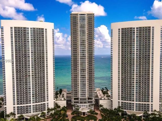 2-bedroom condo for sale in Hallandale Beach - 1800 S Ocean Dr 2406 - MondialRealty