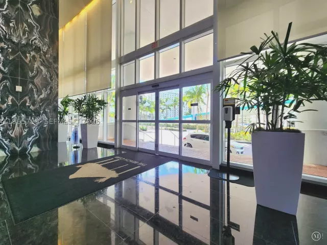 2-bedroom condo for sale in Hallandale Beach - 1800 S Ocean Dr 2406 - MondialRealty