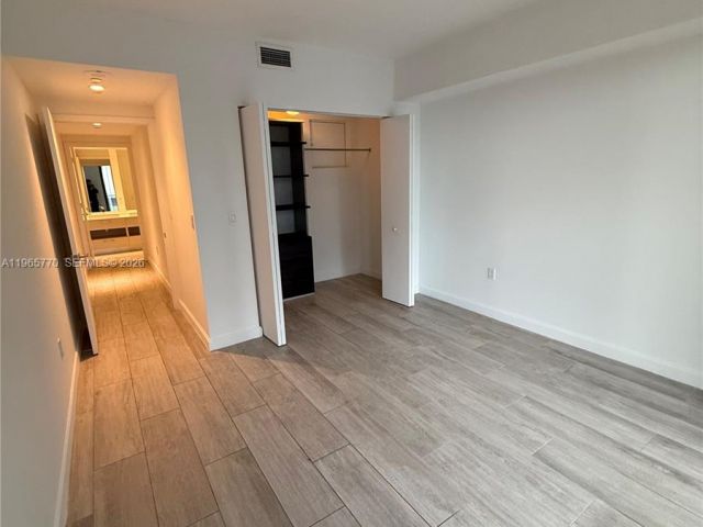 Apartment for rent  Unit #1004 - photo 7508227