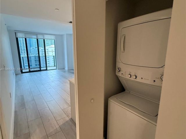 Apartment for rent  Unit #1004 - photo 7508236