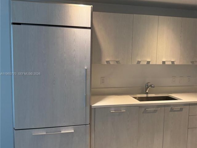 Apartment for rent  Unit #1004 - photo 7508240