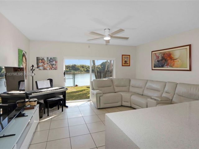 Home for sale at 941 SW 148th Pl - photo 7446361