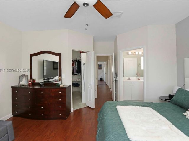 Home for sale at 941 SW 148th Pl - photo 7446370