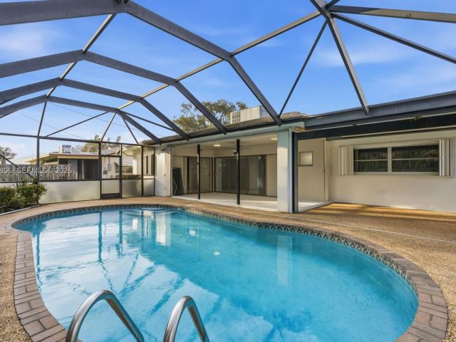 Home for rent at 1260 SW 8th St - photo 7444786