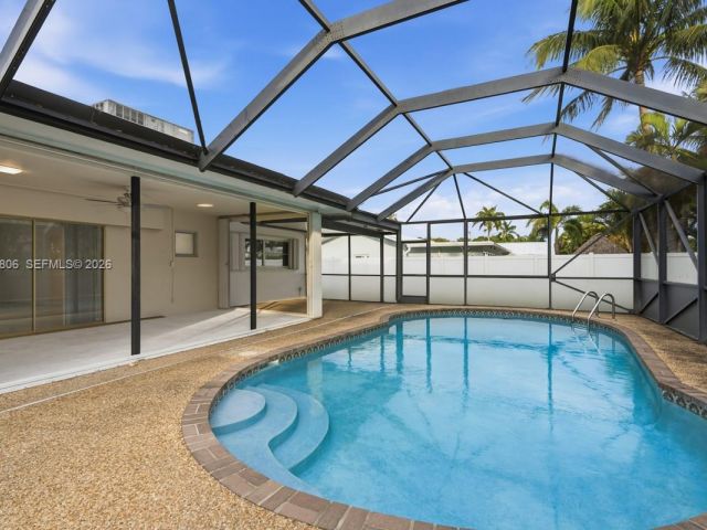 Home for rent at 1260 SW 8th St - photo 7444787