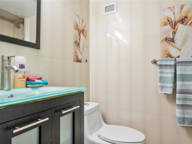 Apartment for sale  Unit #423 - photo 7435847