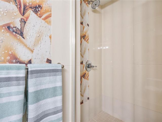 Apartment for sale  Unit #423 - photo 7435848