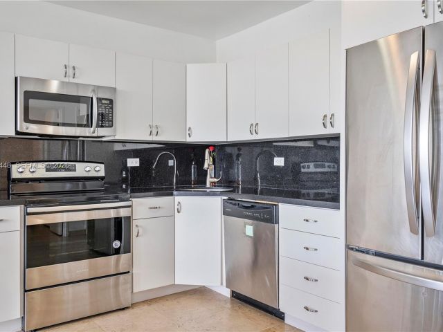 Apartment for sale  Unit #423 - photo 7435852