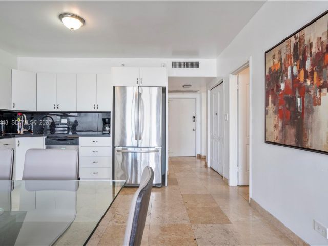 Apartment for sale  Unit #423 - photo 7435854