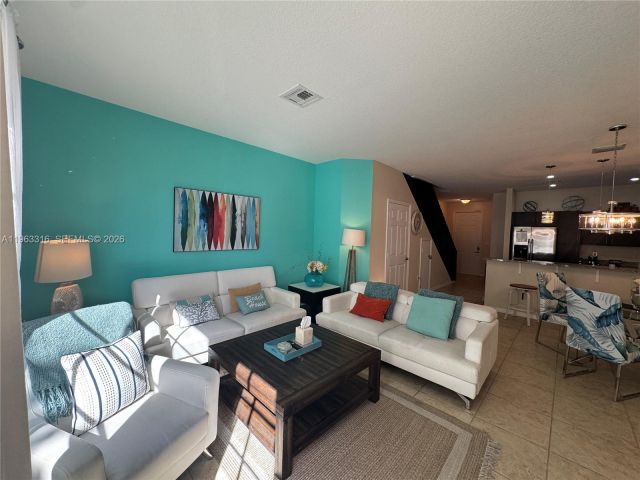 Home for rent at 2333 SE 5th St - photo 7448867