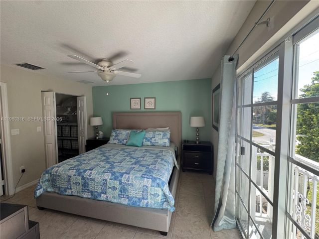 Home for rent at 2333 SE 5th St - photo 7448873