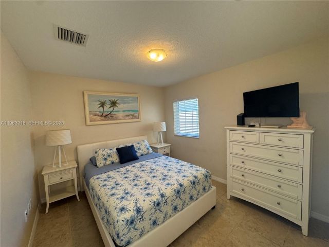 Home for rent at 2333 SE 5th St - photo 7448879