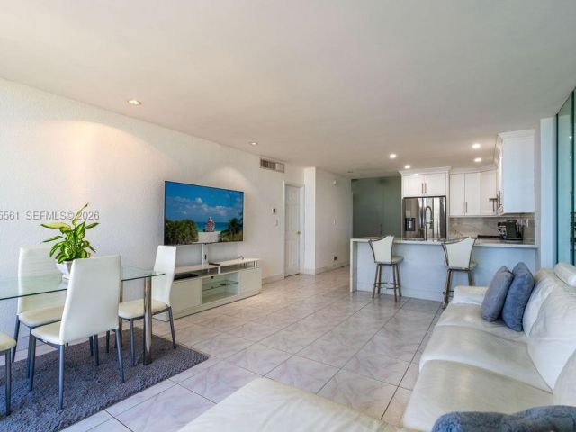 Apartment for rent  Unit #PH7 - photo 7437999