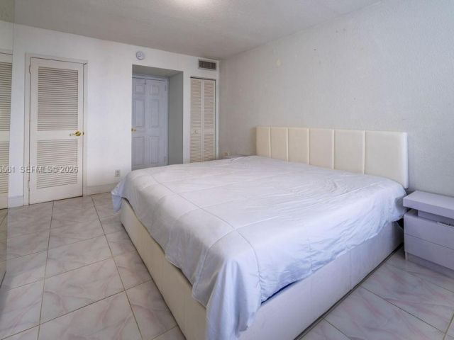 Apartment for rent  Unit #PH7 - photo 7438006