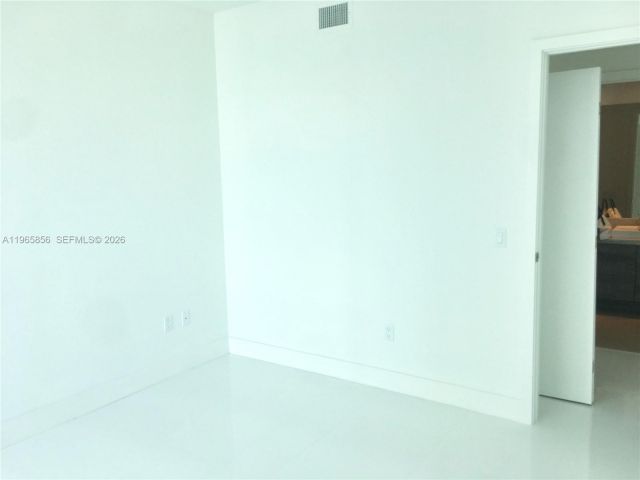 Apartment for sale  Unit #2607 - photo 7436137