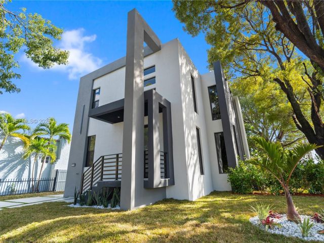 Home for sale at 1644 NW 8th Ter - photo 7434122