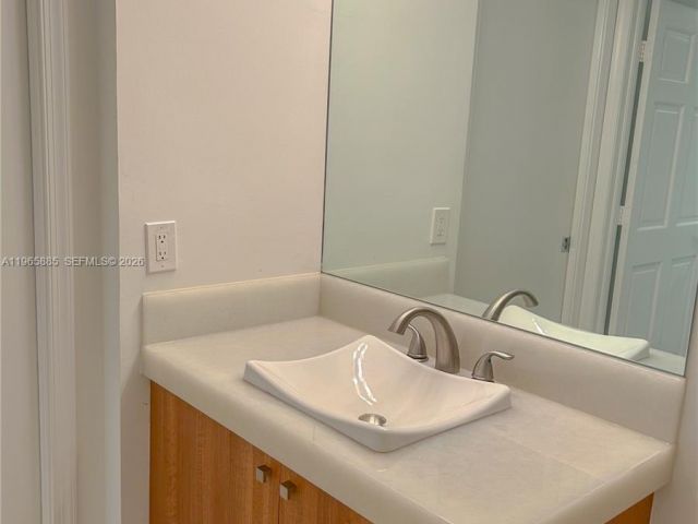 Apartment for rent  Unit #1209 - photo 7435929