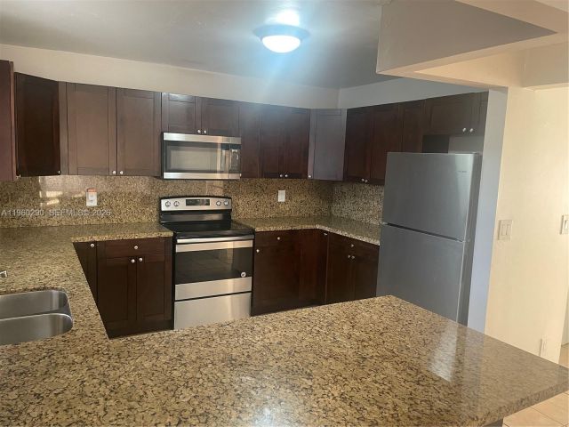 Home for rent at 2191 Bayberry Dr 2191 - photo 7453893