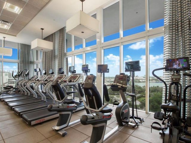 condo for rent in Miami - 50 Biscayne Blvd 4209 - MondialRealty