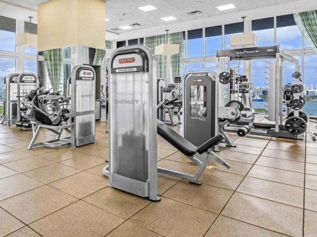 condo for rent in Miami - 50 Biscayne Blvd 4209 - MondialRealty