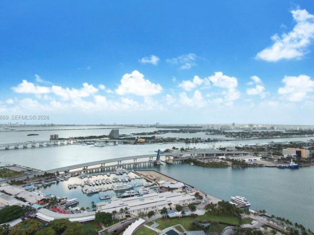 condo for rent in Miami - 50 Biscayne Blvd 4209 - MondialRealty