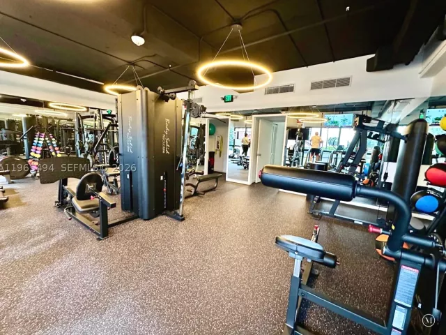 2-bedroom condo for rent in Miami Beach - 2555 Collins Ave 2006 - MondialRealty