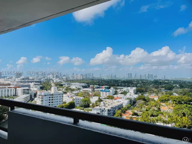 2-bedroom condo for rent in Miami Beach - 2555 Collins Ave 2006 - MondialRealty