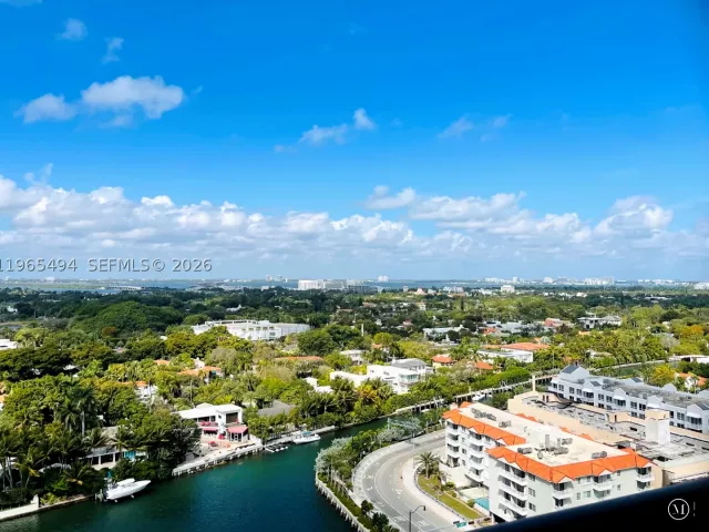 2-bedroom condo for rent in Miami Beach - 2555 Collins Ave 2006 - MondialRealty