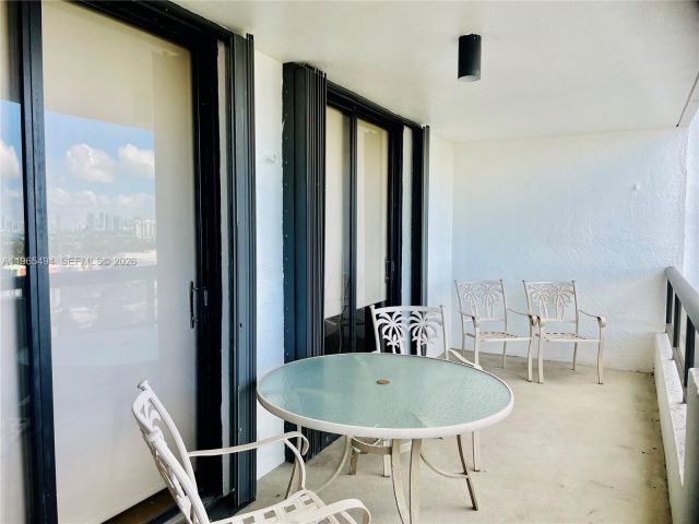 Apartment for rent  Unit #2006 - photo 7438035