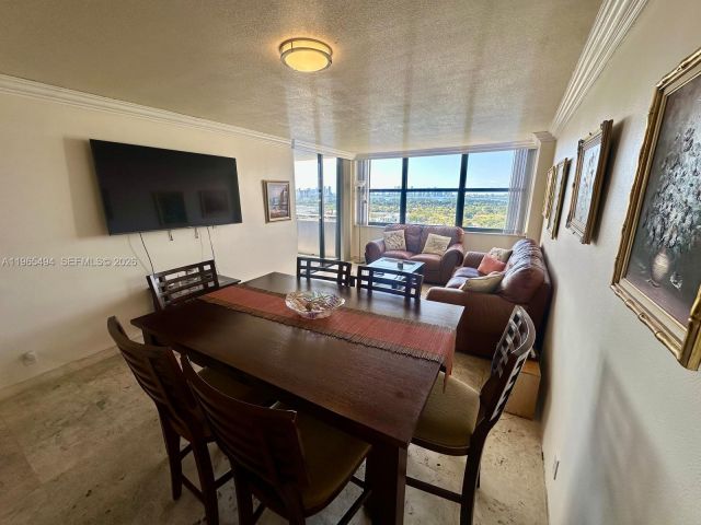 Apartment for rent  Unit #2006 - photo 7438037