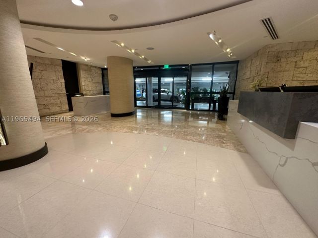 2-bedroom condo for rent in Miami Beach - 2555 Collins Ave 2006 - MondialRealty