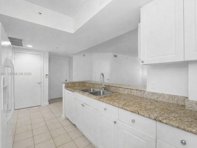 Apartment for sale  Unit #2415 - photo 7435939