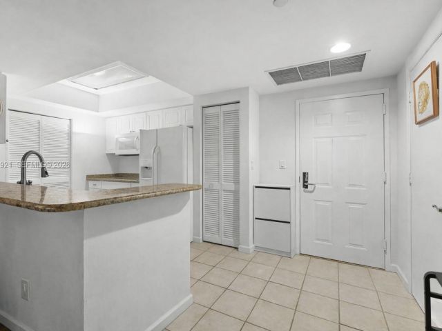 Apartment for sale  Unit #2415 - photo 7435940