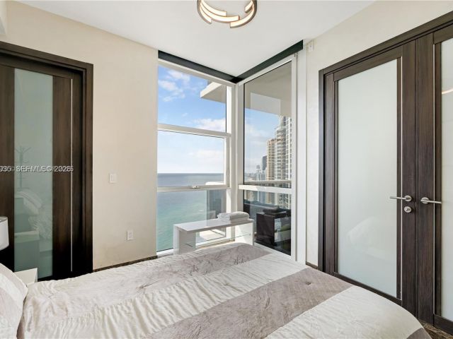 Apartment for rent  Unit #5008 - photo 7435305