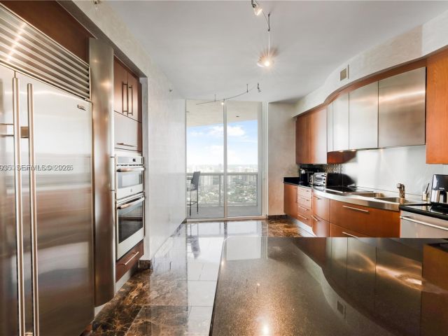 Apartment for rent  Unit #5008 - photo 7435307