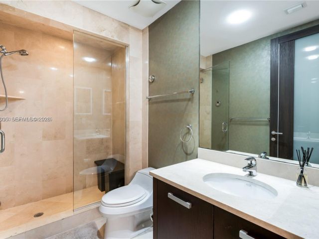 Apartment for rent  Unit #5008 - photo 7435314