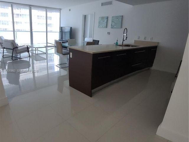 Apartment for rent  Unit #3709 - photo 7510602