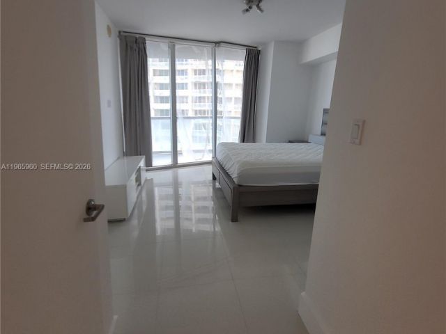 Apartment for rent  Unit #3709 - photo 7510603