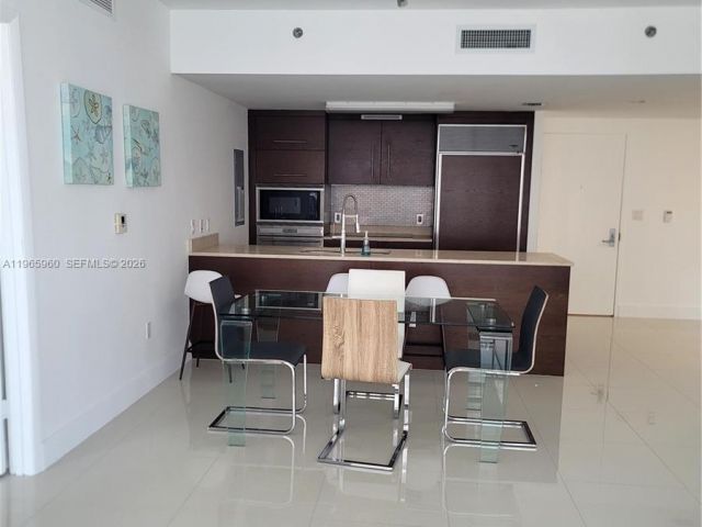 Apartment for rent  Unit #3709 - photo 7510606